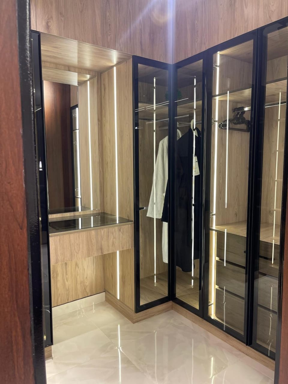 wardrobe, elevator