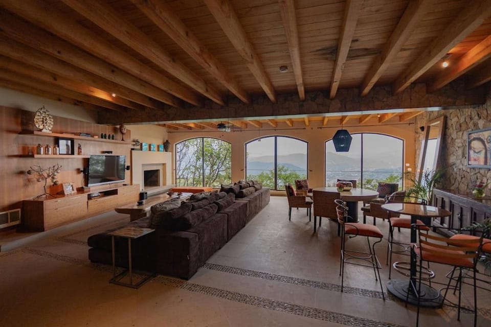Communal lounge/ TV room, TV and multimedia, Seating area