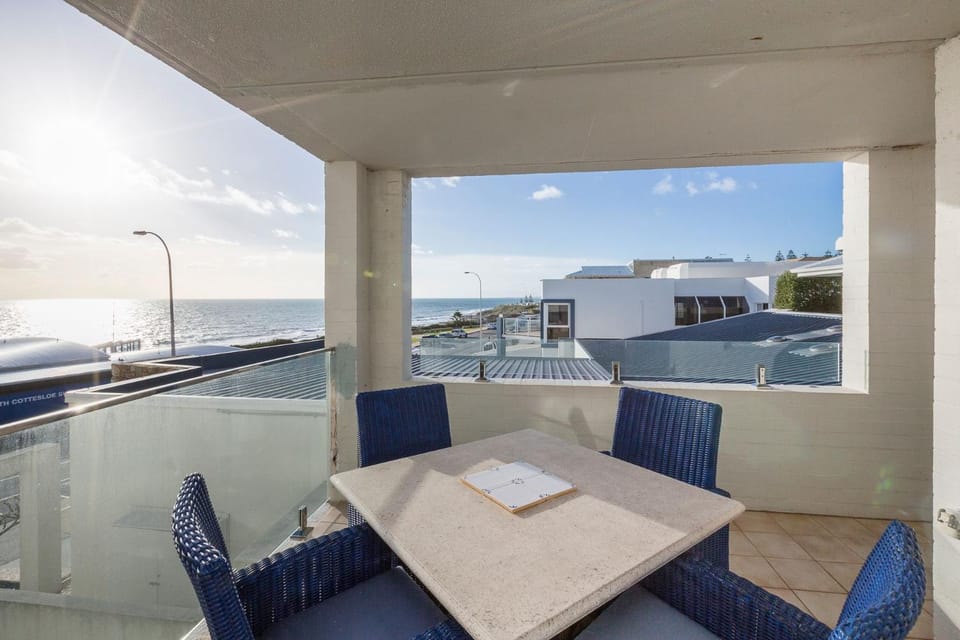 Natural landscape, View (from property/room), Balcony/Terrace, Sea view