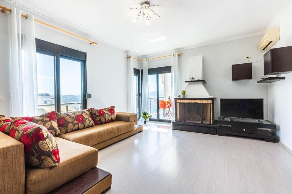 TV and multimedia, Seating area, Evening entertainment, Sea view