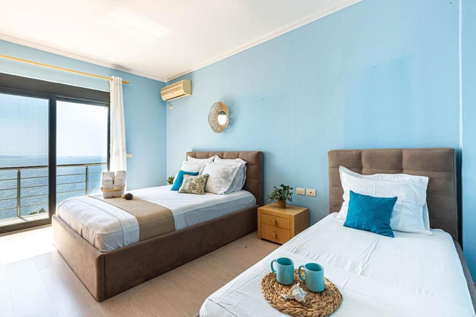 Saranda Charm 7, 3BR w Super Sea View Apartment in Sarandë