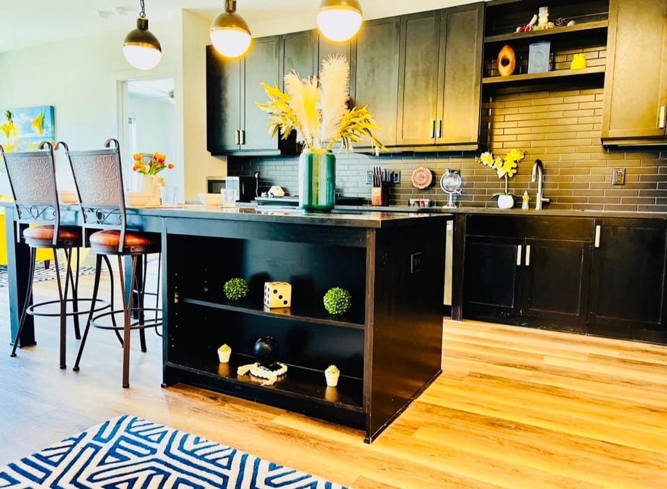Surf Richard's Flat - The Black Collection Apartment in Dallas