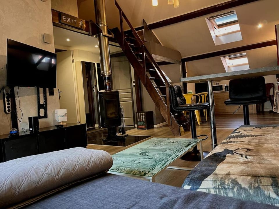TV and multimedia, Living room, Seating area