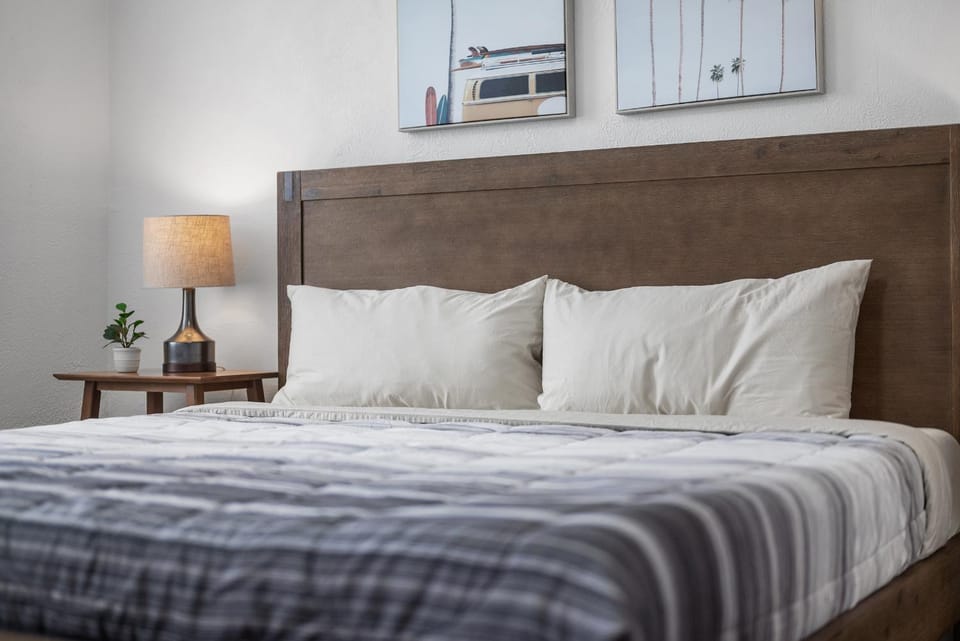 Bloomfield Pittsburgh D Stylish and Cozy Private Bedroom, Shared Bathroom, with Free Parking Vacation rental in Pittsburgh
