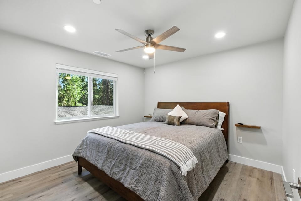 The White House Coveted Triplex Near Lake House in Sierra Nevada
