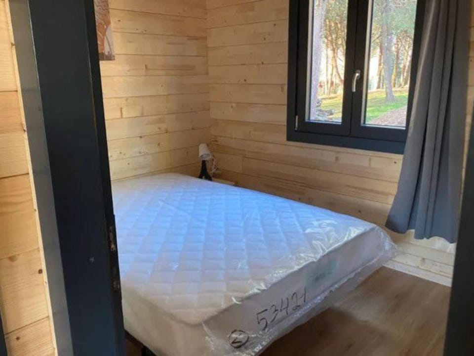 Chalet confortable de 35m² avec Terrasse - API-1-52-488 Campground/ 
RV Resort in Nouvelle-Aquitaine