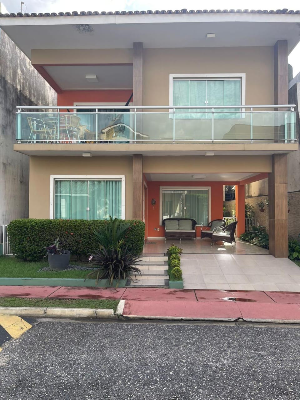 Facade/entrance