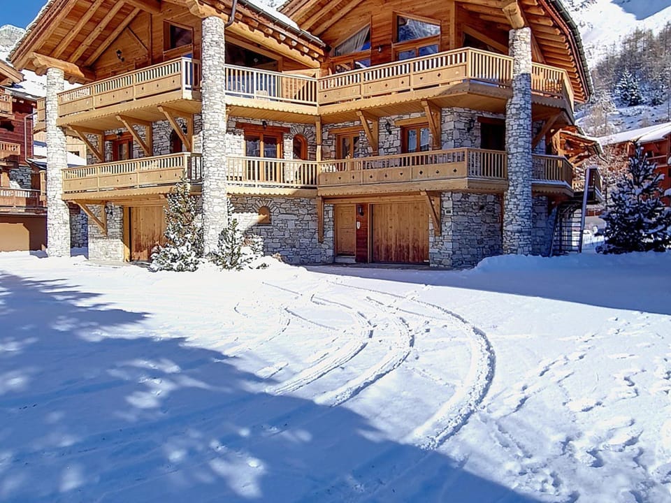 Superbe appartement 3 pièces, proche centre, avec parking - FR-1-518-168 Apartment in Val dIsere