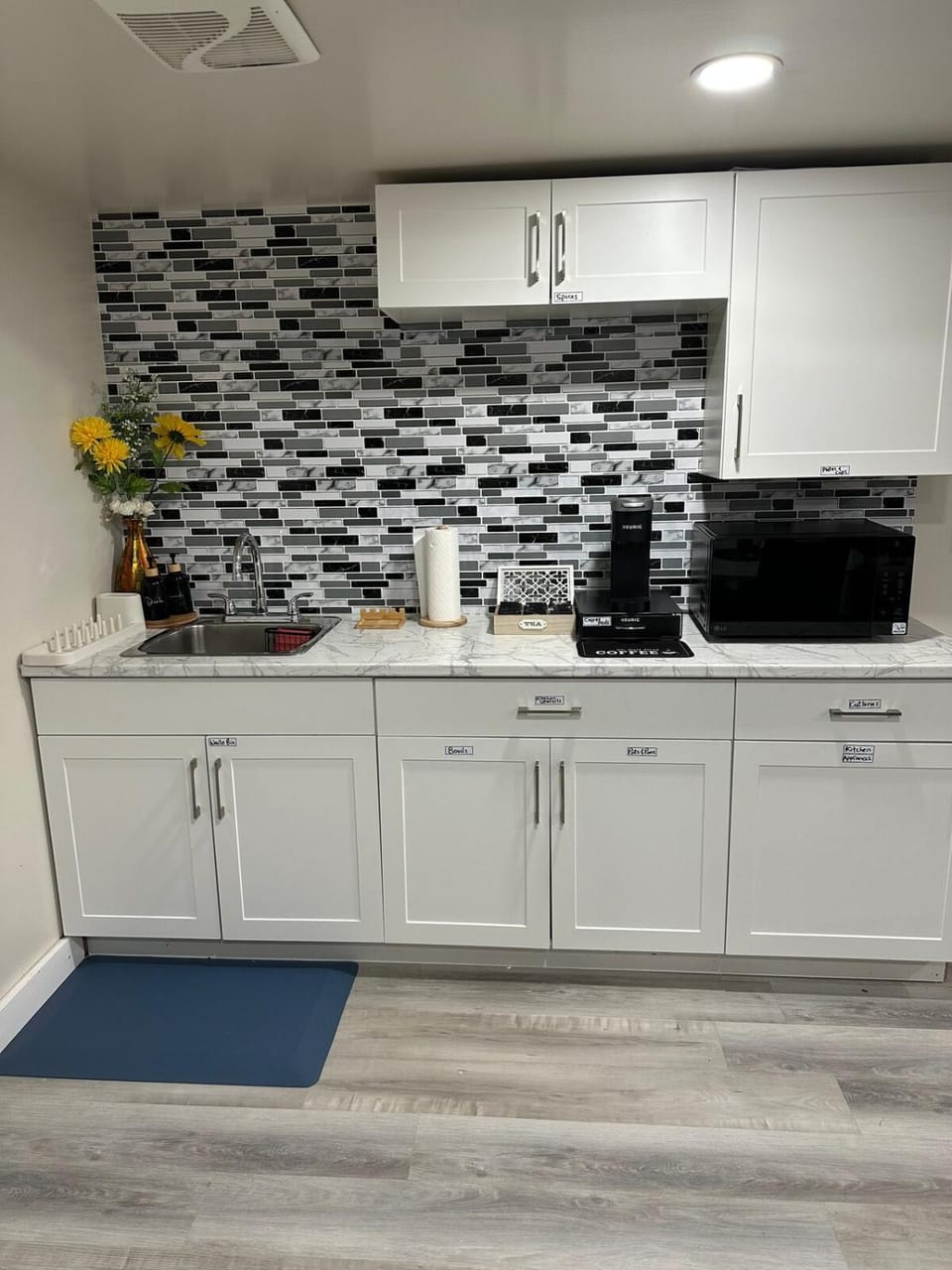 Kitchen or kitchenette