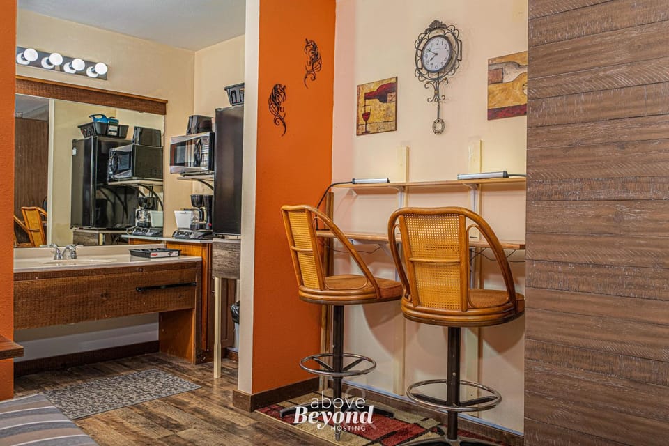 Kitchen or kitchenette, Business facilities