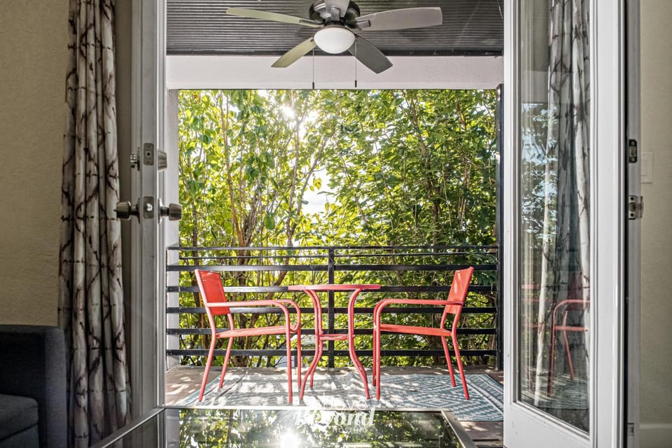 Sprawling Home w Rooftop Spot House in San Antonio