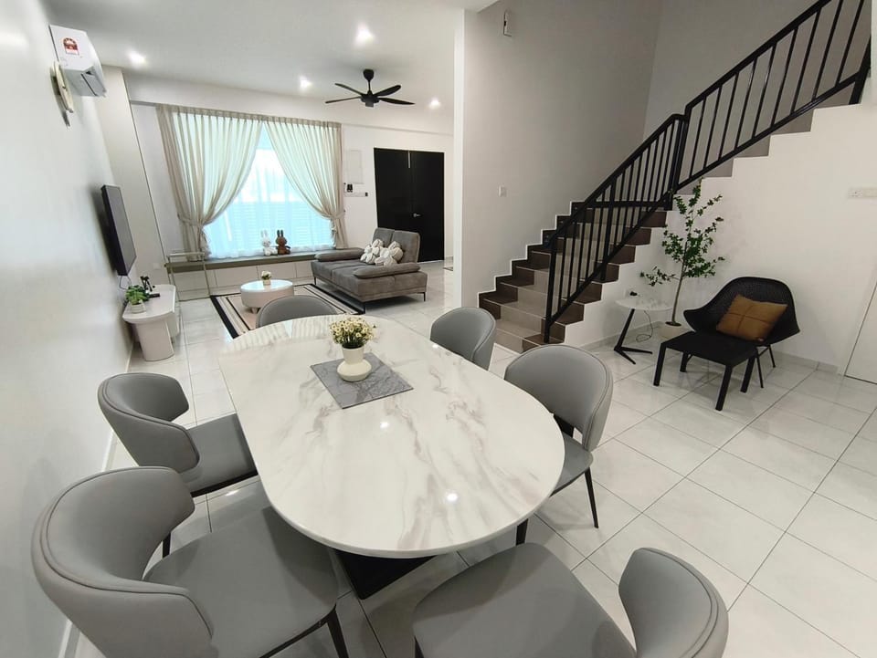 Spacious, 2 Storey Home, Up to 12 Pax, 4 Bedrooms, 4 Bathrooms, 2 Car Park Lots by Star Home House in Kedah