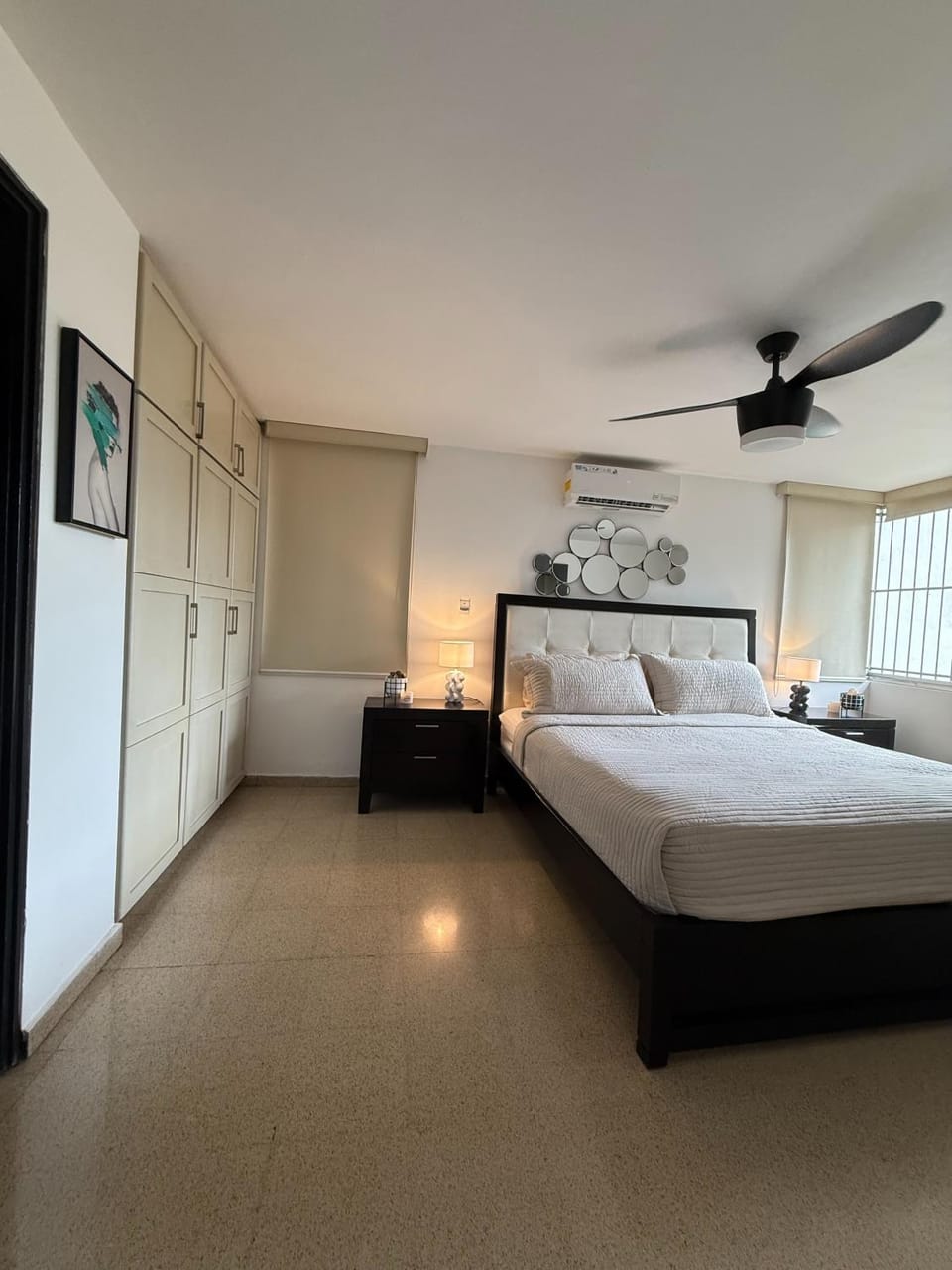 Bed, Photo of the whole room, Bedroom, air conditioner