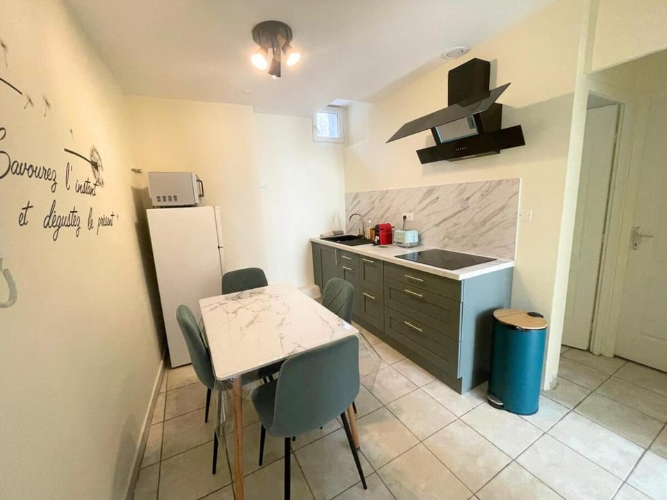 Bleu du Sud Clim 4 personnes Beziers Centre IUT Apartment in Béziers