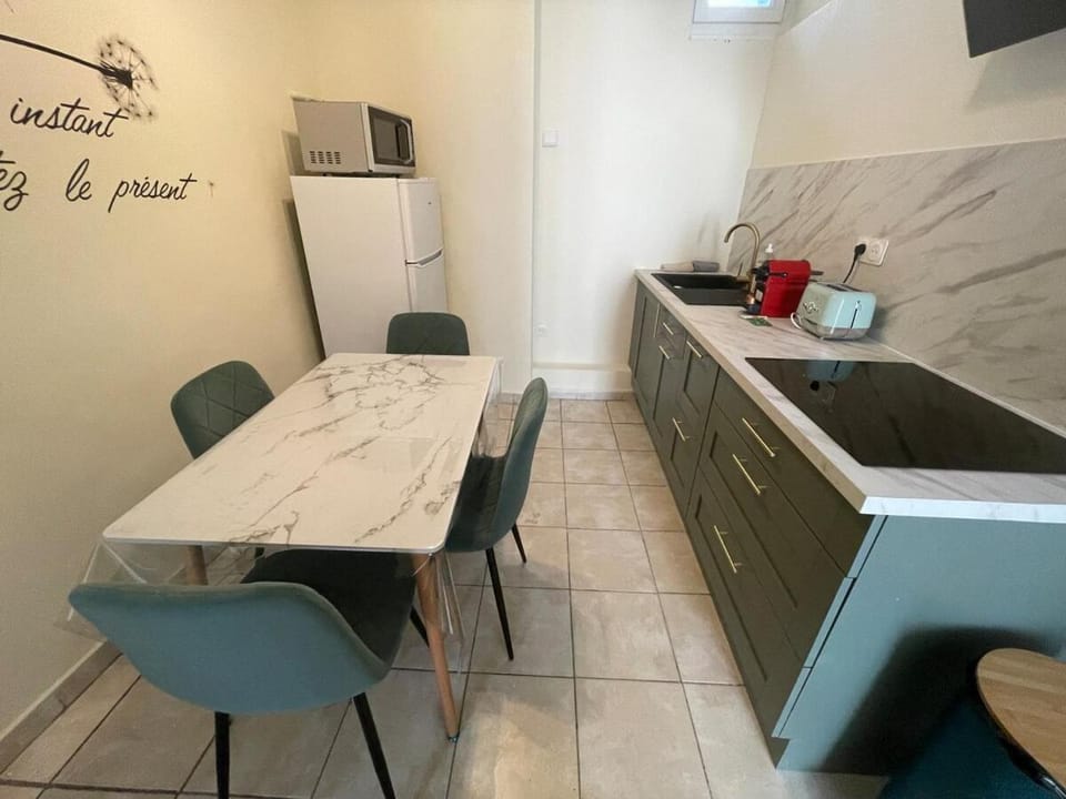 Bleu du Sud Clim 4 personnes Beziers Centre IUT Apartment in Béziers