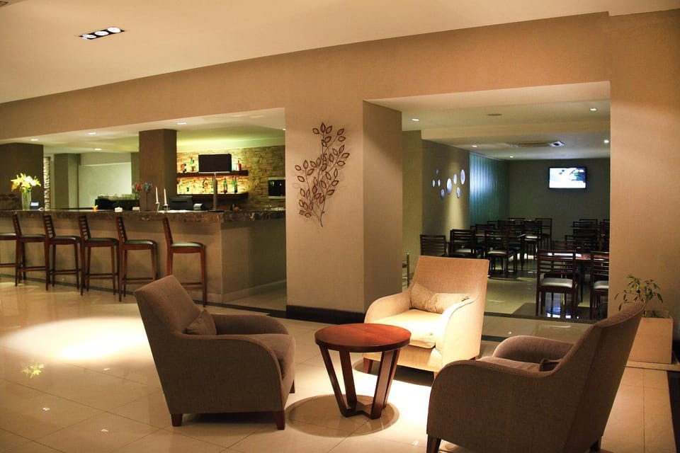 Lounge or bar, Alcoholic drinks, Non alcoholic drinks