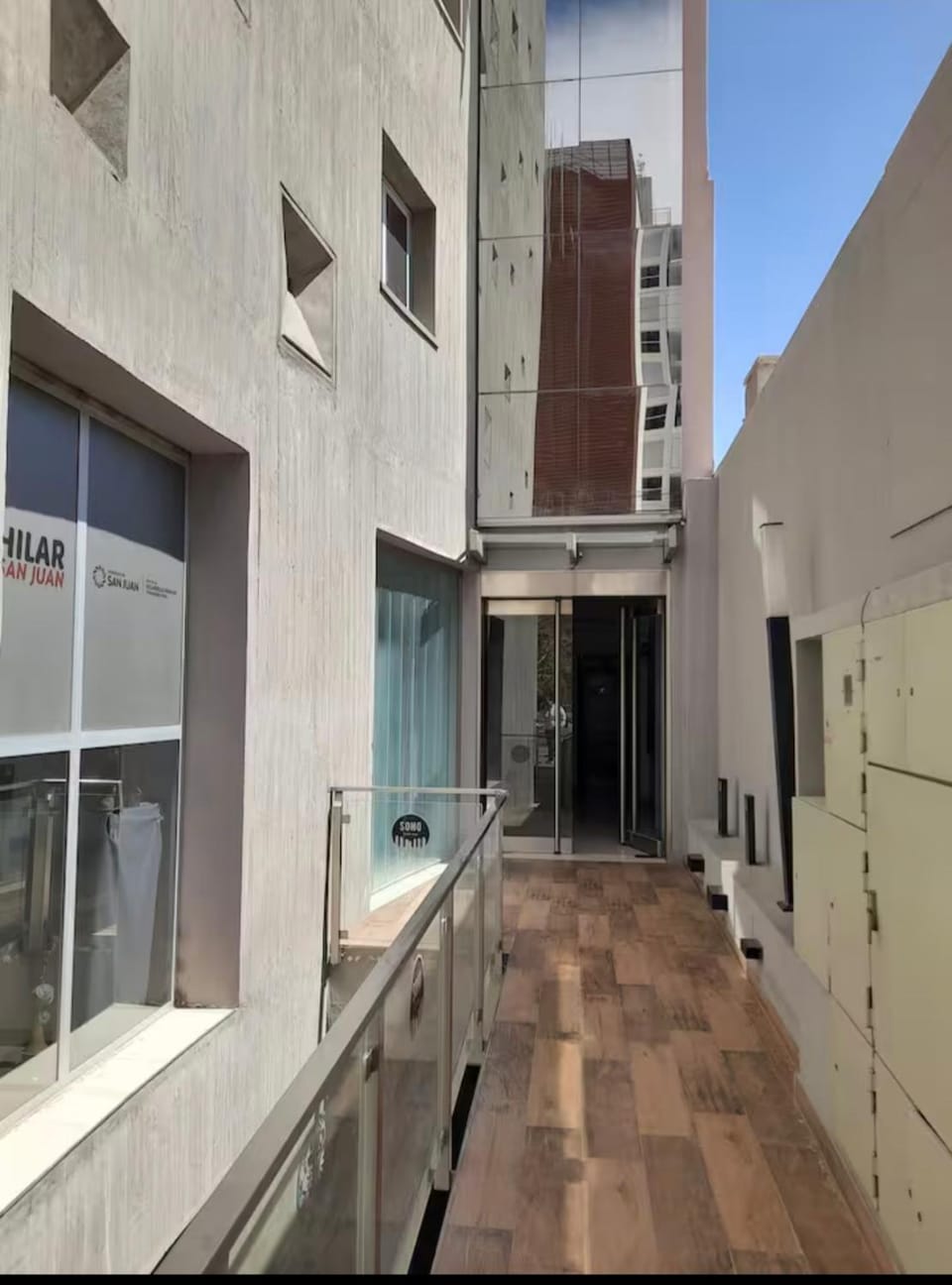 Property building, Facade/entrance