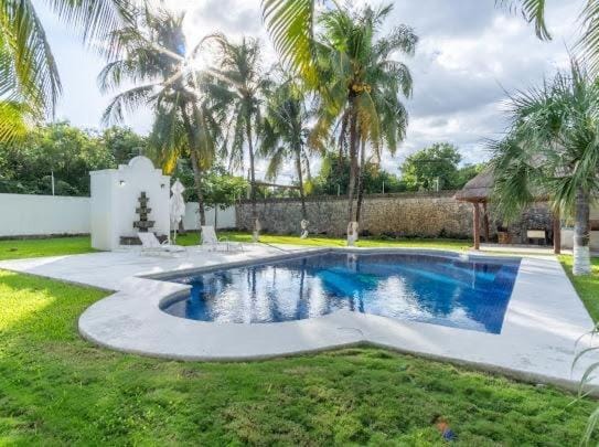 Garden, Swimming pool