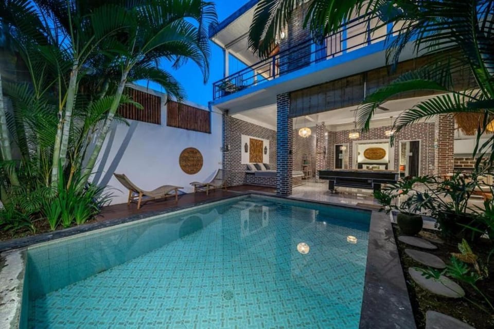 Garden, Pool view, Swimming pool, Swimming pool, sunbed