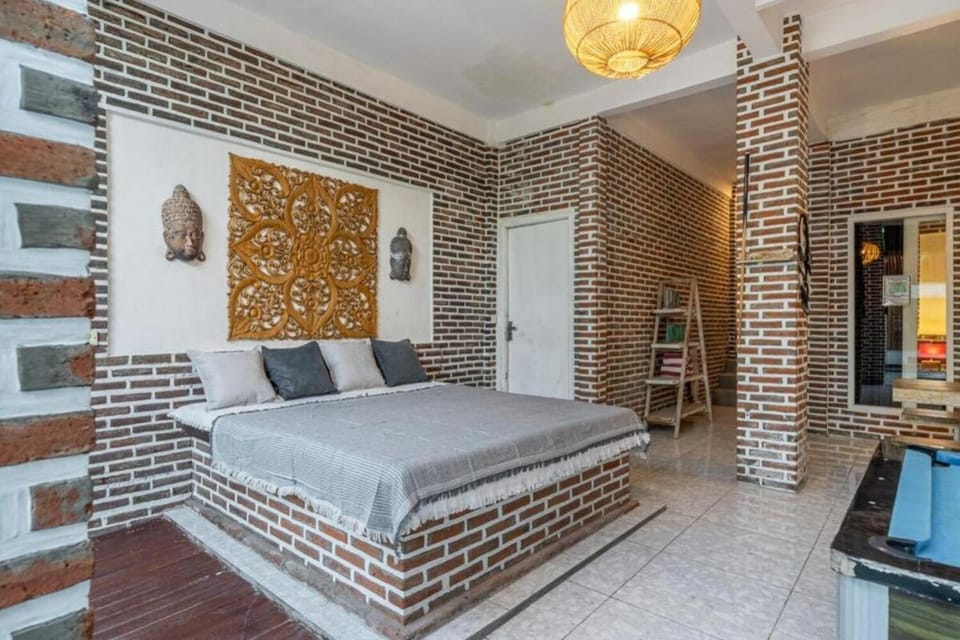 Bed, Living room