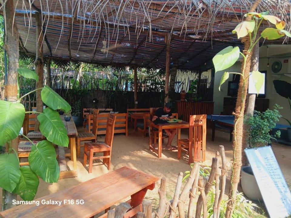 Restaurant/places to eat, Garden view
