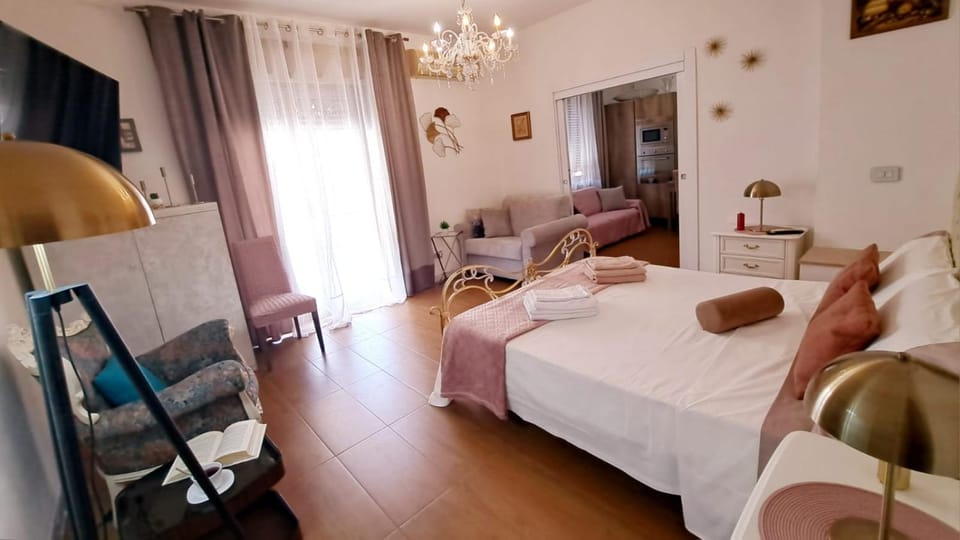 Bed, TV and multimedia, Living room, Bedroom