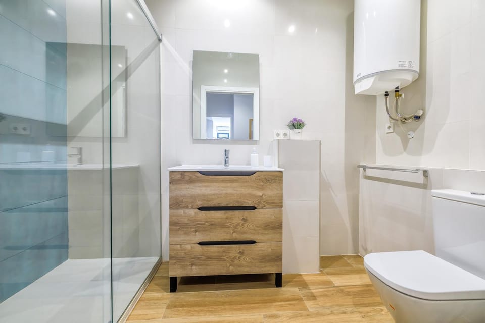 Shower, Toilet, Bathroom