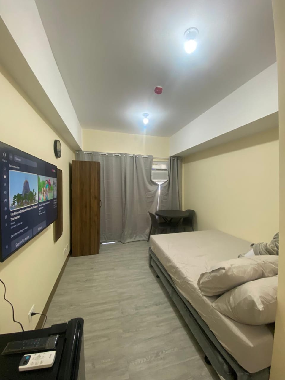 TV and multimedia, Photo of the whole room, Bedroom