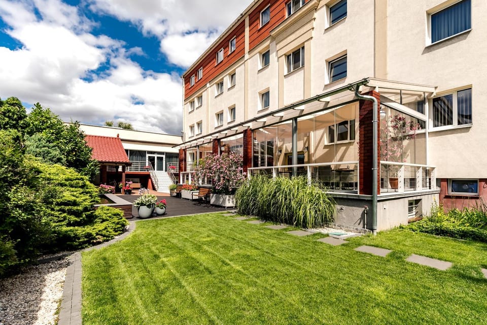 Garden, Parking