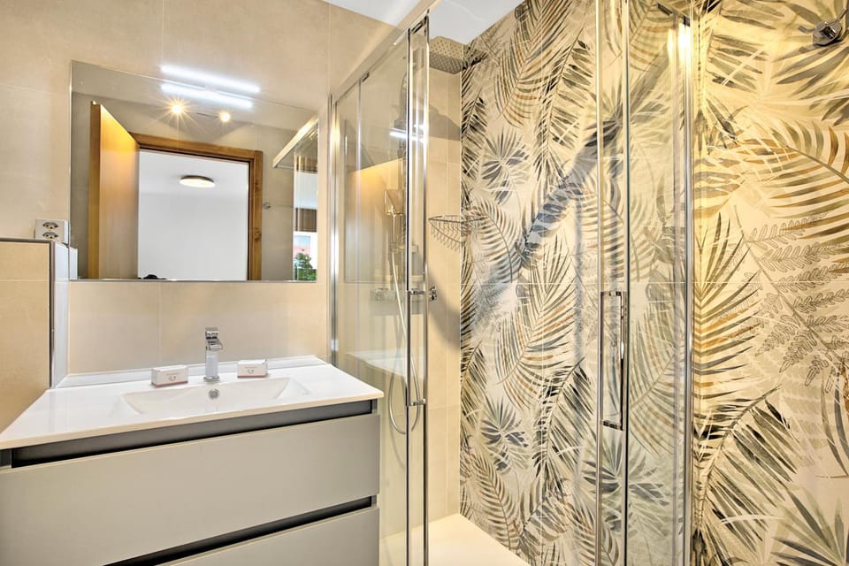 Shower, Bathroom