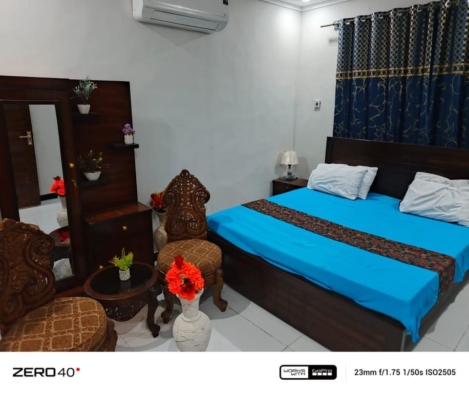 Bed, Photo of the whole room, Bedroom, air conditioner
