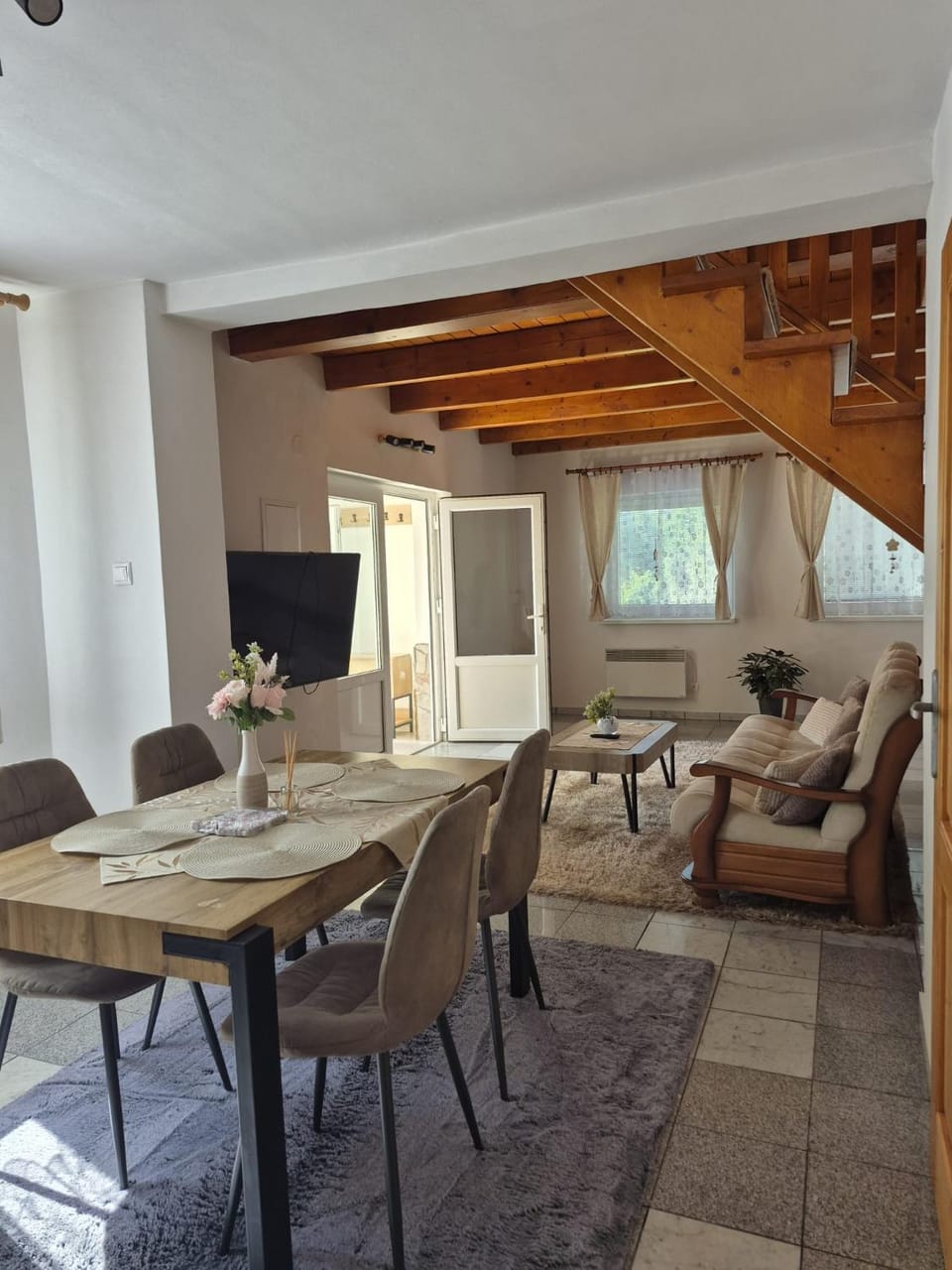 Communal lounge/ TV room