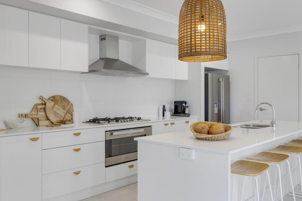 Main Beach House - Coastal Family Holiday Home House in South West Rocks