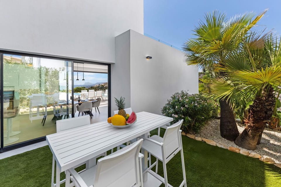 Day, Garden, Balcony/Terrace