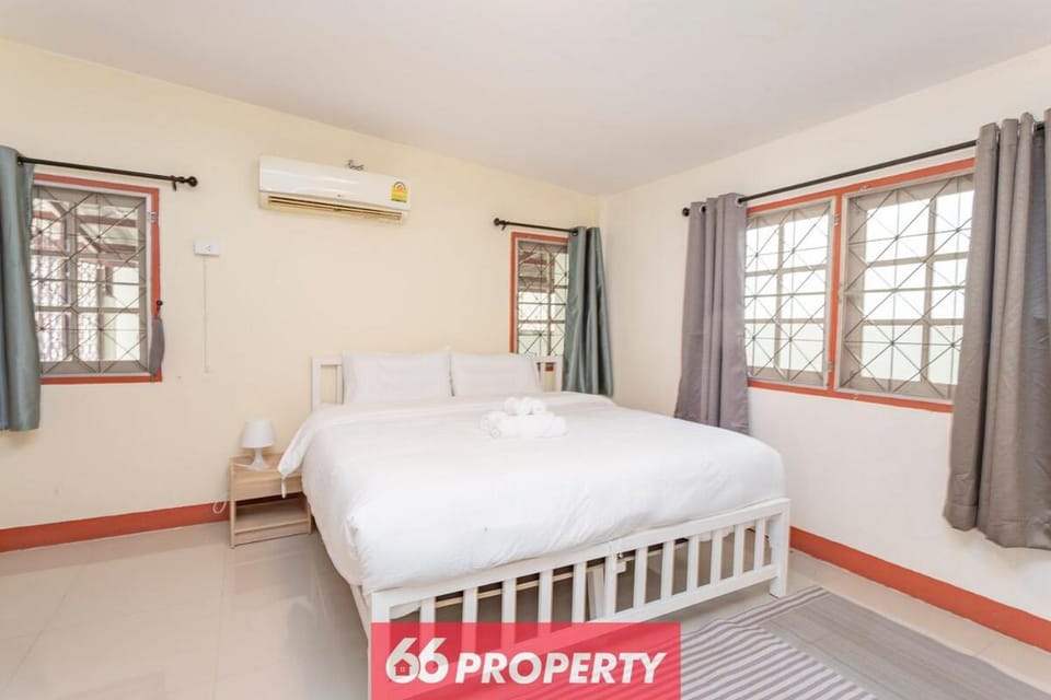 Peaceful 4BR Family Home, Nimman & Old City Area Apartment in Chiang Mai