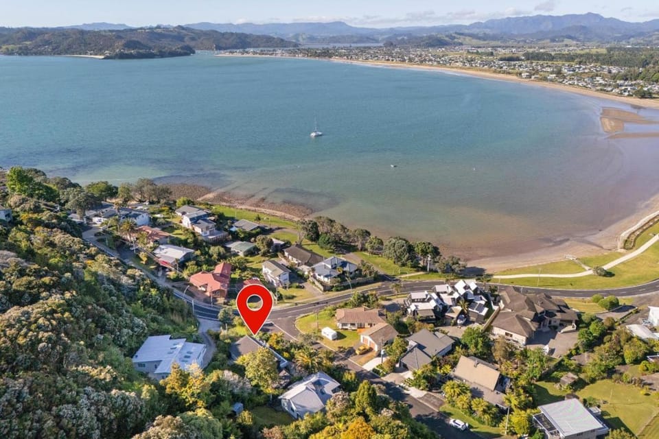 Neighbourhood, Natural landscape, Bird's eye view