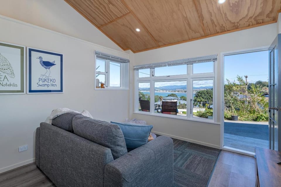 TV and multimedia, View (from property/room), Living room, Sea view
