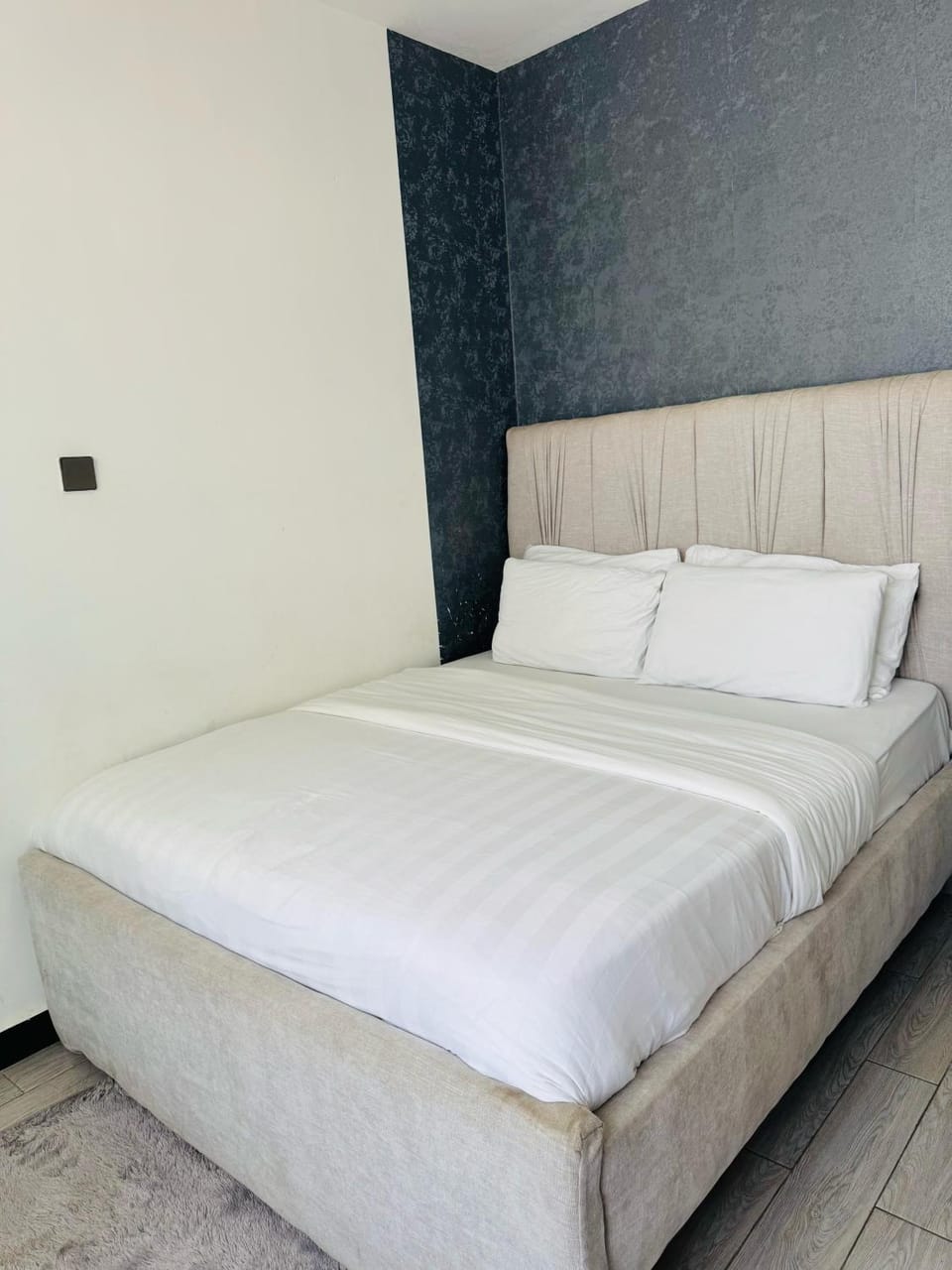 Elegant executive three bedroom apartment with breathtaking city views ,swimming pool ,fully equipped gym ,children playground and close to major shopping malls Apartment in Nairobi
