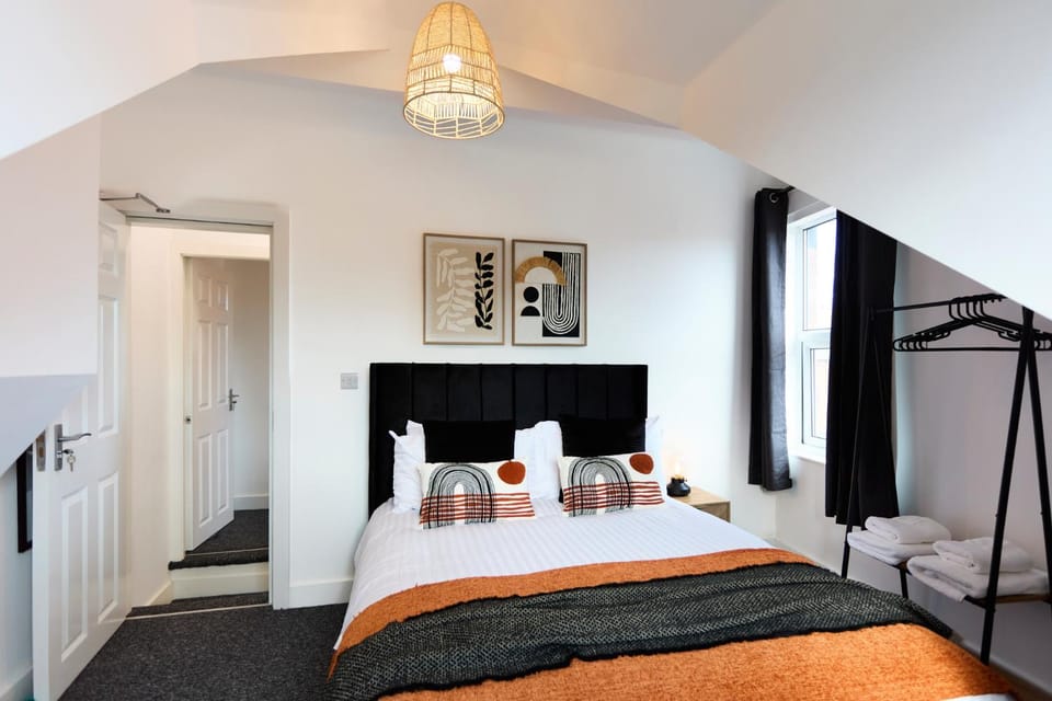 Bed, Photo of the whole room, Bedroom, wardrobe
