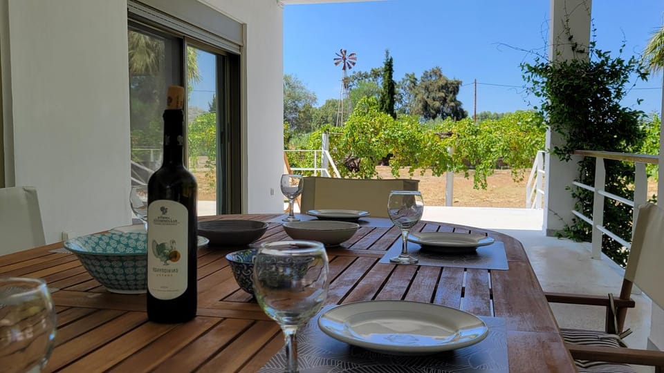 Patio, Day, View (from property/room), Balcony/Terrace, Food and drinks, Seating area, Dining area, Food