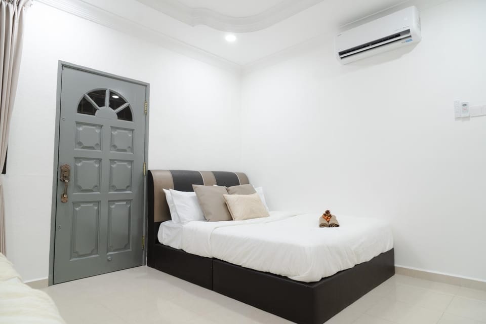 Bm16 16pax4b3b Villa in Penang