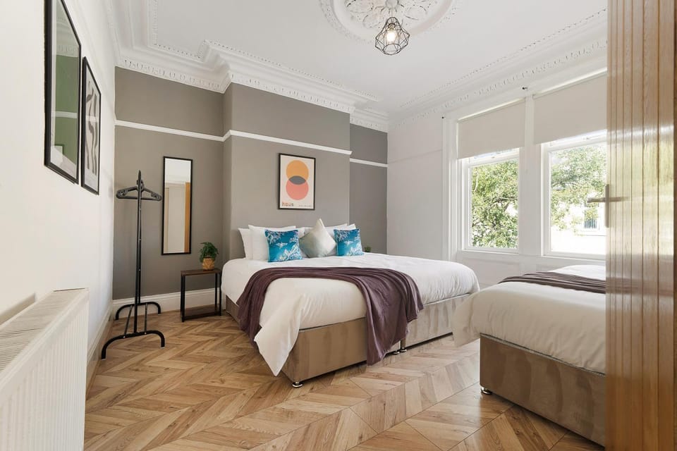 Modern 3BR Flat - Sleeps 6 - With Parking Apartment in Newcastle upon Tyne