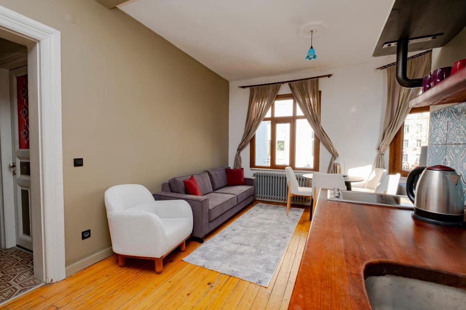 Private Building Featuring Two Separate Apartments Apartment in Istanbul