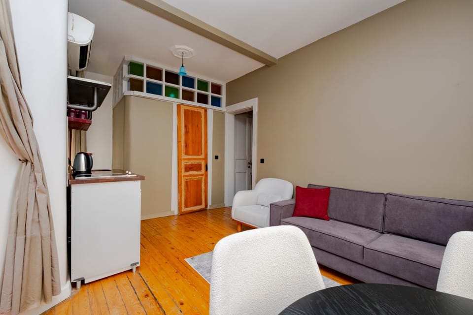 Private Building Featuring Two Separate Apartments Apartment in Istanbul