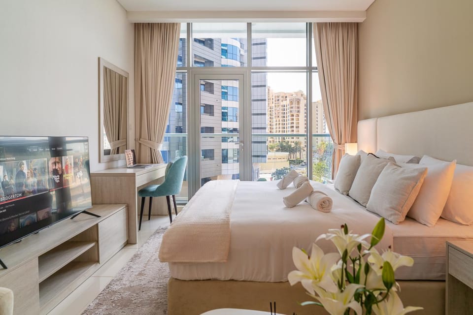 Seven Palm Jumeirah Studio - Private Beach Access Apartment in Dubai