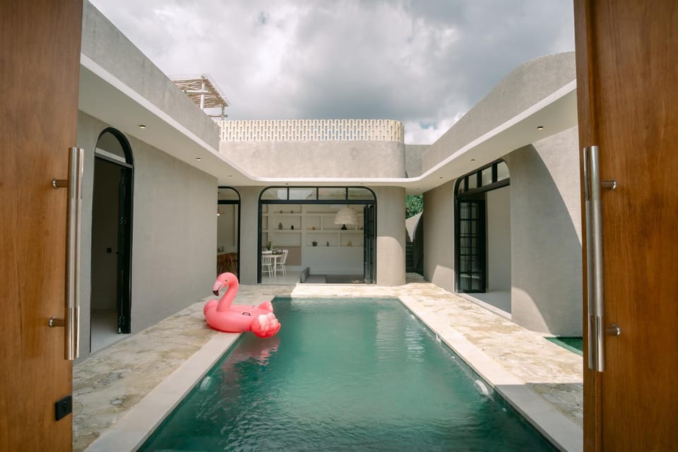 Swimming pool, Swimming pool