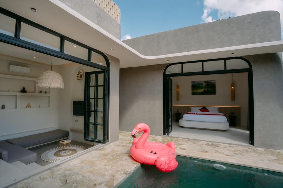 Bedroom, Pool view, Swimming pool