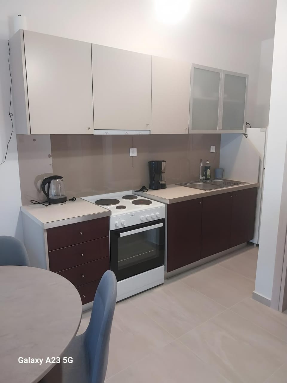 Kitchen or kitchenette, Living room