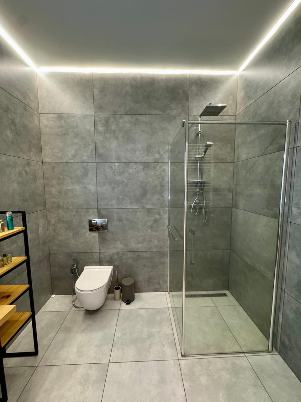 Shower, Toilet, Bathroom