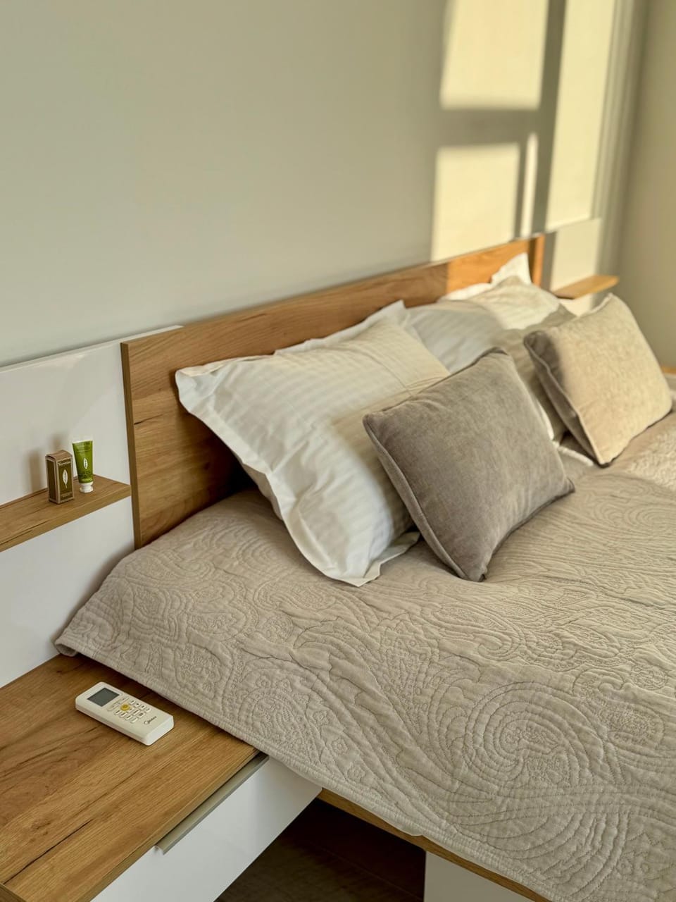 Bed, Photo of the whole room